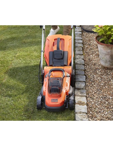 Cortacésped con 2 baterías de 18V 2,5Ah Black+Decker