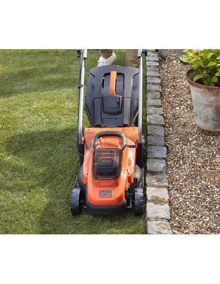 Cortacésped con una batería de 36V 2,5Ah Black+Decker