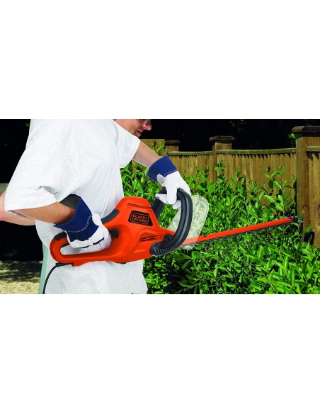 Cortasetos 700W de potencia y una longitud Black+Decker