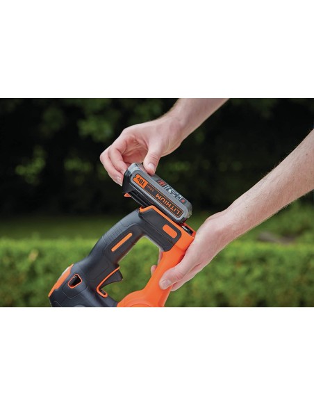 Cortasetos POWERCOMMAND Cut con una batería de Black+Decker