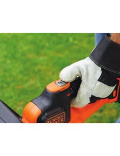 Cortasetos POWERCOMMAND con una batería de 18V Black+Decker 2