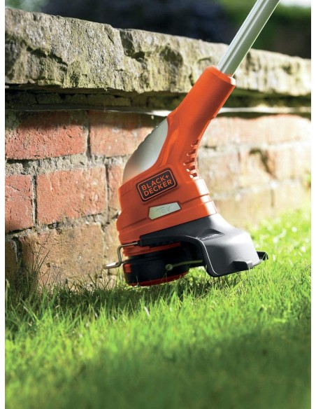 Cortabordes con una batería de 18V 2Ah Black+Decker