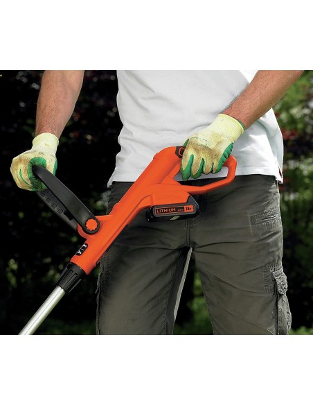 Cortabordes con una batería de 18V 2Ah Black+Decker