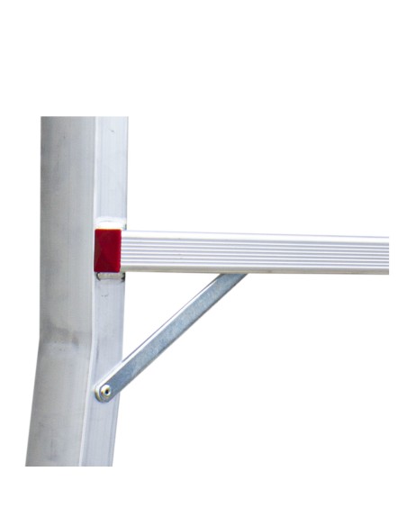 Escalera con amplia plataforma y altura regulable PLS6.7