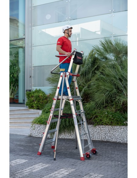 Escalera con amplia plataforma , altura regulable y estabilizadores lateralesPLS6.7